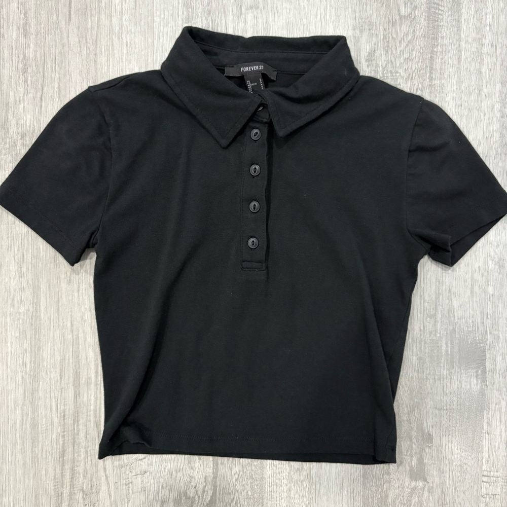 Forever 21 Cropped Collared Button Up Black Top